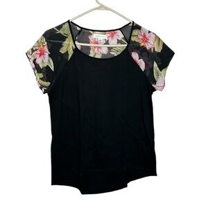 JohnPaulRichard Women’s Floral Detail Short Sleeve Shirt Size Small Black